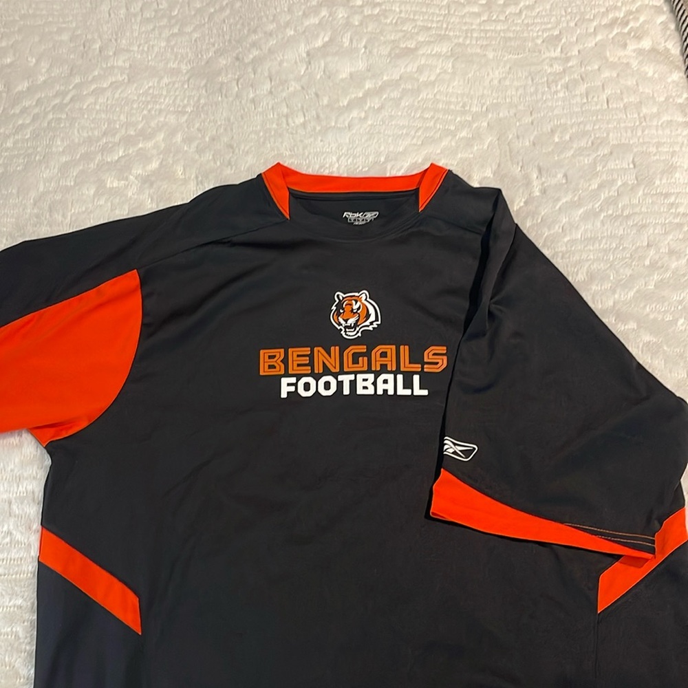 Cincinnati Bengals athletic shirt